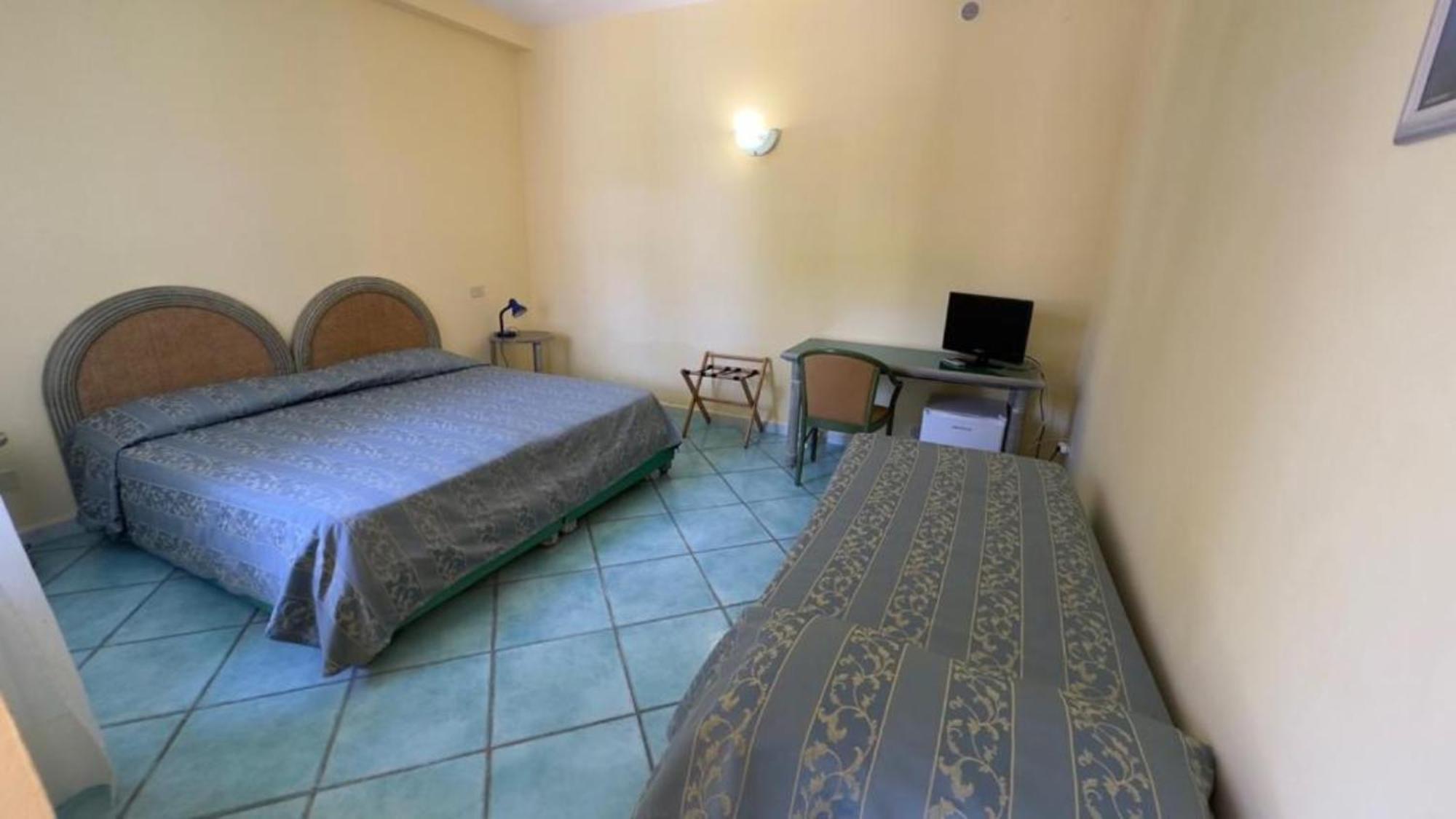 Hotel Oasi Castiglione Casamicciola Terme Zimmer foto