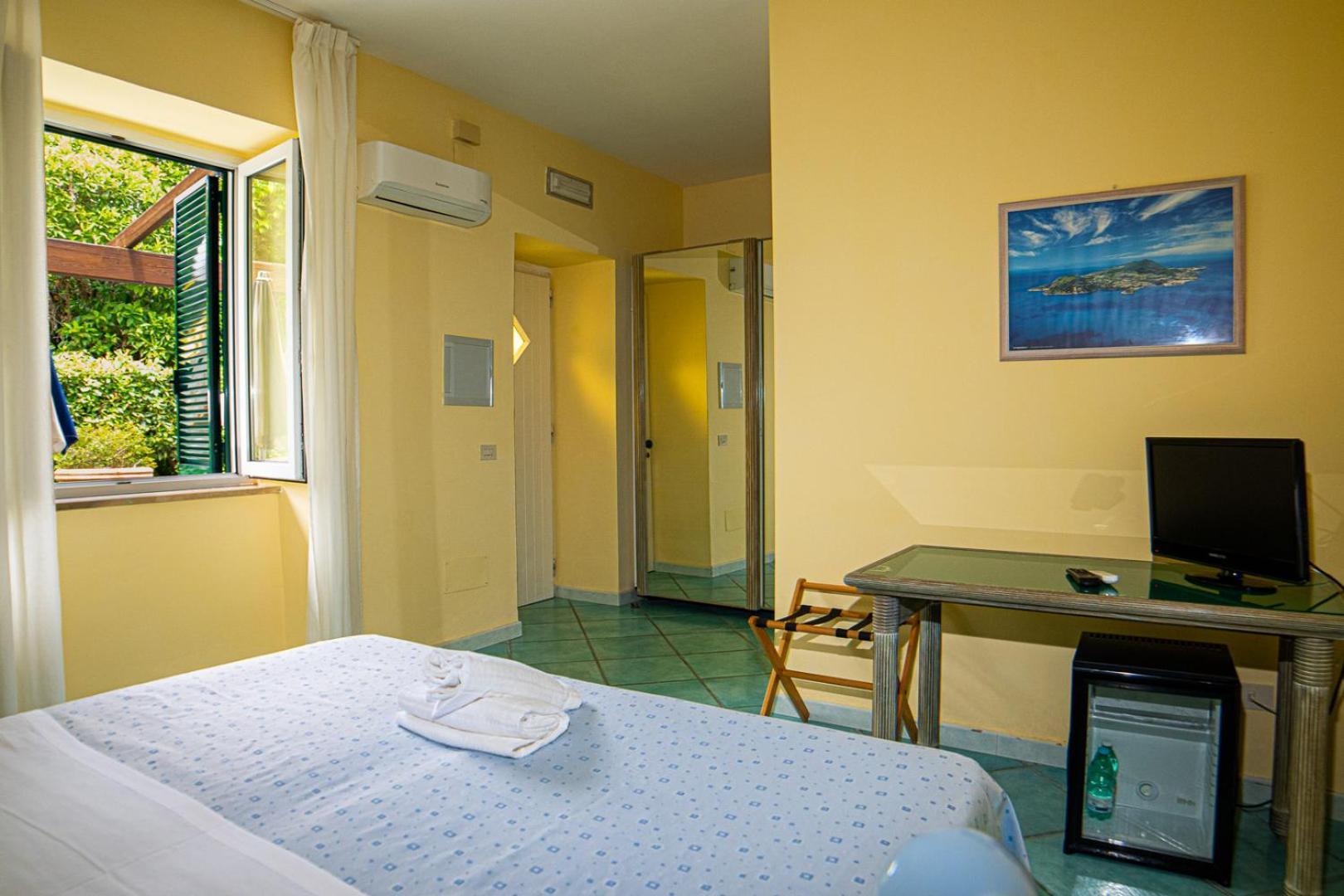 Hotel Oasi Castiglione Casamicciola Terme Zimmer foto